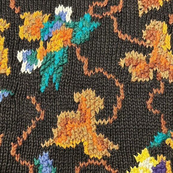 Reference Point Medium Knit Grandma Sweater Asian Flowers - Picture 3 of 7